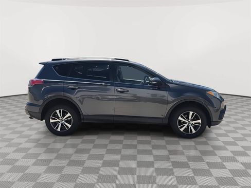 Used 2018 Toyota RAV4 XLE AWD/4WD image 13