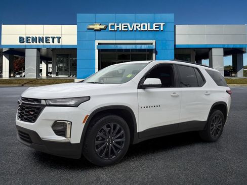 Used 2023 Chevrolet Traverse RS AWD/4WD image 3