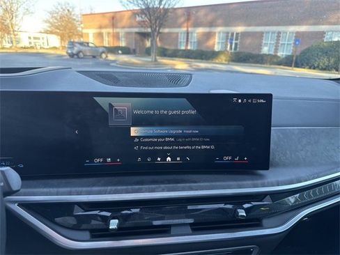 Used 2025 BMW X5 xDrive50e image 22