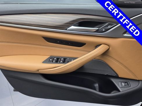 Used 2023 BMW 540i w/ Premium Package image 29