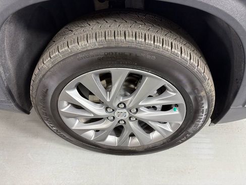 Used 2025 Buick Enclave Preferred image 11