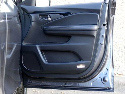 Used 2018 Honda Ridgeline RTL-E image 36