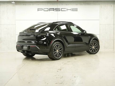 New 2026 Porsche Macan 4 Electric AWD/4WD image 7