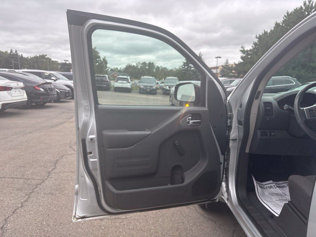 Used 2018 Nissan Frontier S RWD image 16