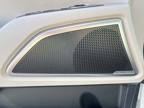 Used 2025 Kia Telluride S FWD image 25