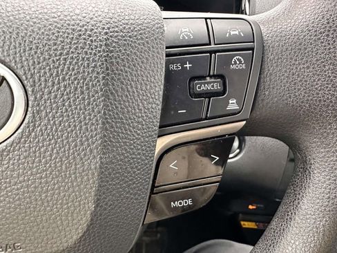 Used 2025 Toyota Camry SE FWD image 18