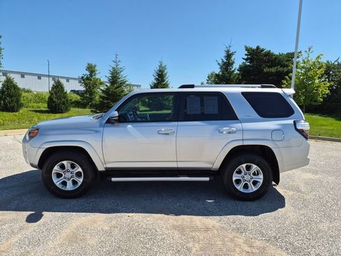 Used 2019 Toyota 4Runner SR5 Premium AWD/4WD image 8
