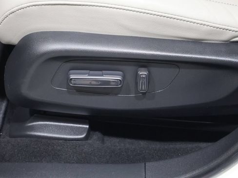 Used 2024 Honda HR-V EX-L image 12
