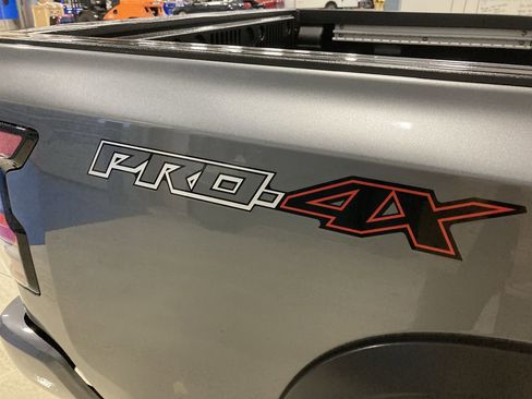 Used 2025 Nissan Frontier PRO-4X w/ Pro Convenience Package image 10