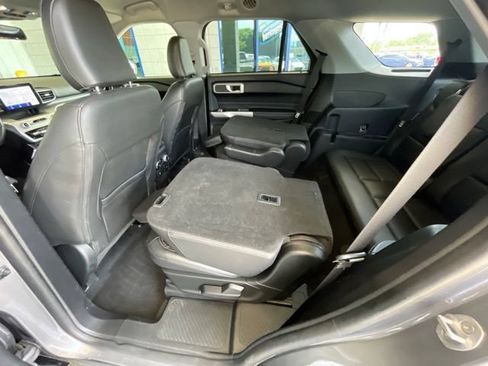 Used 2022 Ford Explorer XLT w/ Equipment Group 202A AWD/4WD image 58