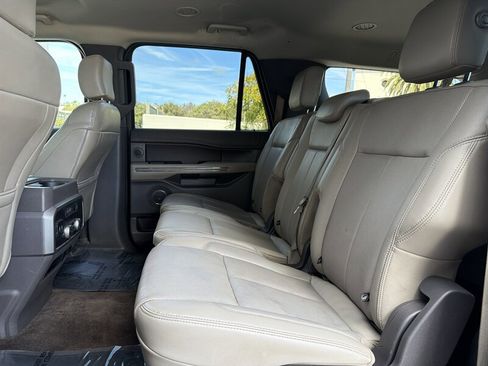 Used 2018 Ford Expedition Max XLT image 13