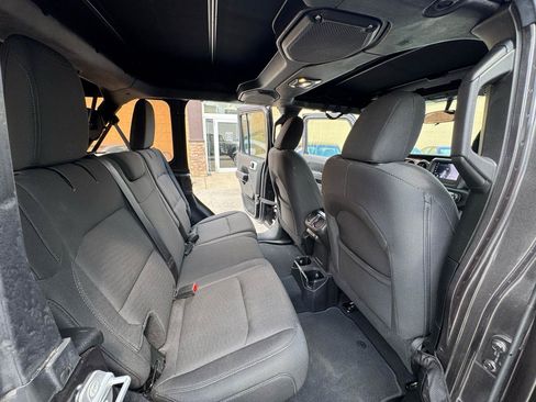 Used 2019 Jeep Wrangler Unlimited Sport S AWD/4WD image 22