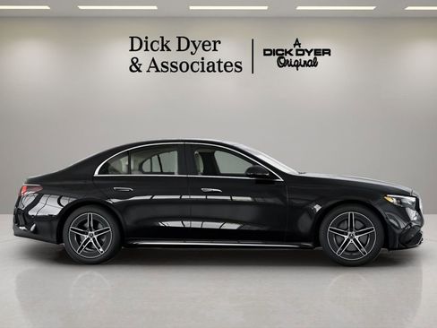 Used 2025 Mercedes-Benz E 350 Sedan image 5