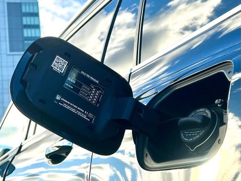 Certified 2021 Mercedes-Benz GLB 250 4MATIC image 9