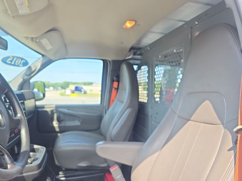 Used 2015 Chevrolet Express 2500 RWD image 18