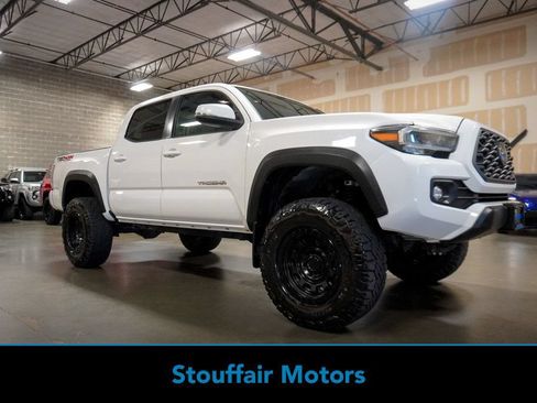Used 2021 Toyota Tacoma TRD Off-Road w/ Technology Package AWD/4WD image 1