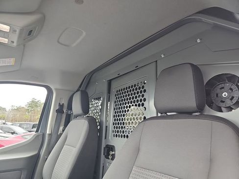 Used 2022 Ford E-Transit Low Roof image 10