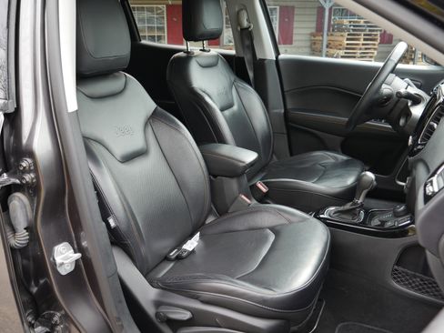 Used 2017 Jeep Compass Limited image 33