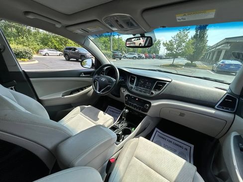 Used 2018 Hyundai Tucson Value FWD image 38
