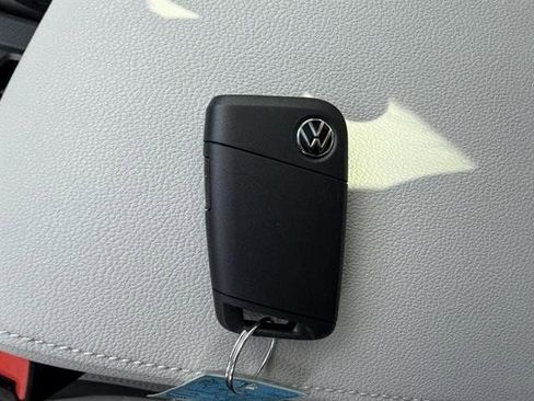 New 2025 Volkswagen Taos SE image 29