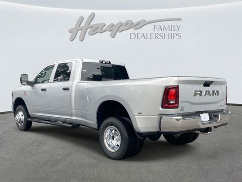 New 2026 RAM 3500 Tradesman AWD/4WD image 5