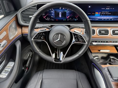 Certified 2025 Mercedes-Benz GLS 450 4MATIC image 14