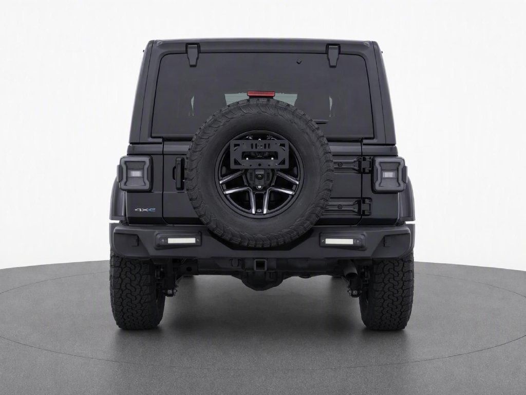 Used 2023 Jeep Wrangler Unlimited Rubicon 4xe AWD/4WD image 6