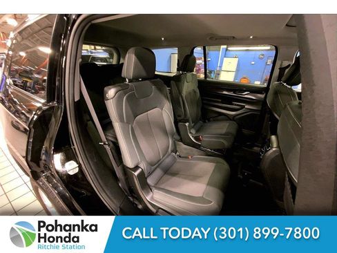 Used 2023 Jeep Grand Cherokee L Laredo w/ Luxury Tech Group I image 20