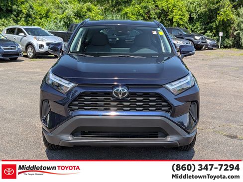Used 2025 Toyota RAV4 XLE AWD/4WD image 8