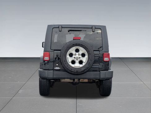 Used 2014 Jeep Wrangler Unlimited Sahara w/ Max Tow Package image 5