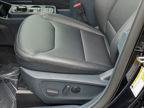 New 2026 Ford Maverick Lariat w/ Black Appearance Package image 4