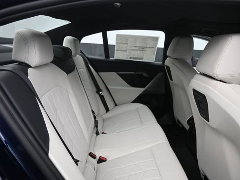 New 2026 BMW 530i w/ Premium Package image 25