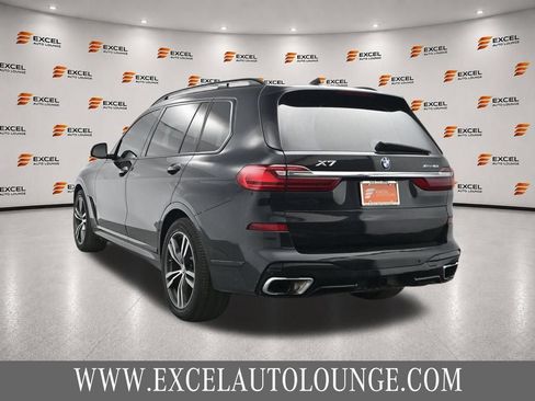 Used 2021 BMW X7 xDrive40i w/ M Sport Package AWD/4WD image 3
