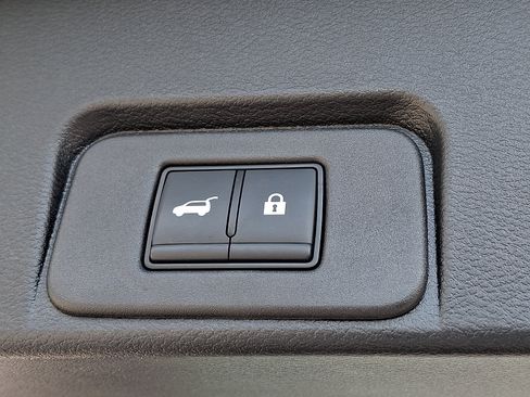 Certified 2023 Nissan Rogue Platinum w/ Platinum Premium Package AWD/4WD image 35