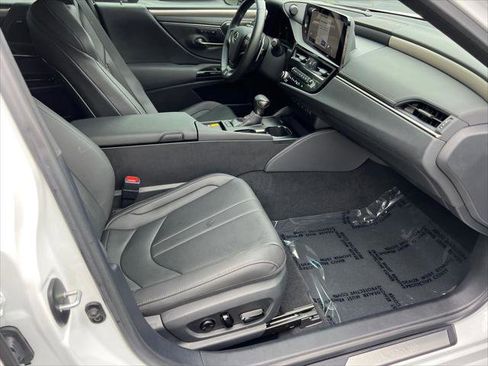 Certified 2024 Lexus ES 300h F Sport w/ Accessory Package (Z2) image 14