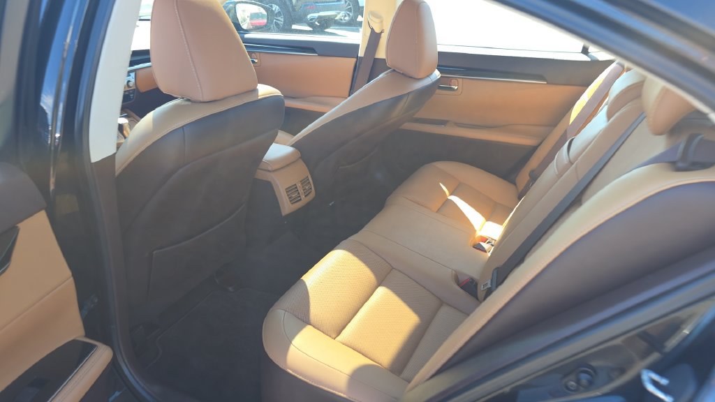 Used 2017 Lexus ES 350 w/ Accessory Package 2 FWD image 23