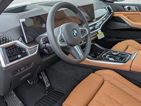 New 2026 BMW X5 xDrive40i w/ M Sport Package image 3
