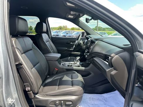 Used 2023 Chevrolet Traverse RS w/ LPO, Floor Liner Package AWD/4WD image 43