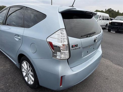 Used 2014 Toyota Prius V Five image 15