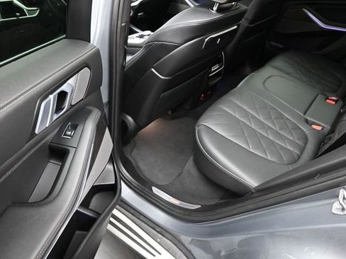 Used 2025 BMW X5 xDrive40i AWD/4WD image 16
