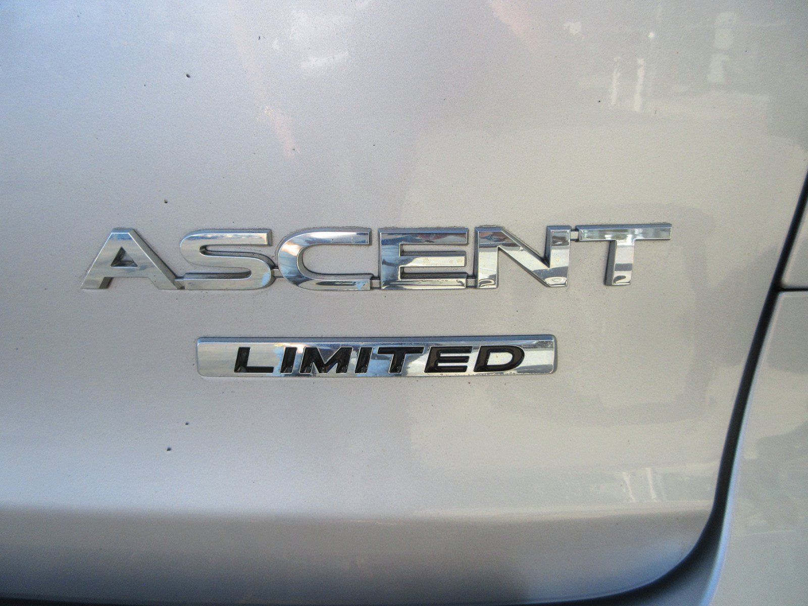 Used 2022 Subaru Ascent Limited w/ Technology Package AWD/4WD image 9