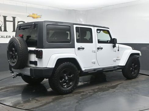 Used 2013 Jeep Wrangler Unlimited Sahara w/ Dual Top Group AWD/4WD image 49