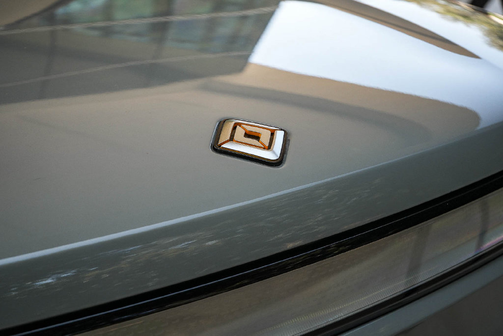 Used 2024 Rivian R1S Adventure Dual AWD/4WD image 9