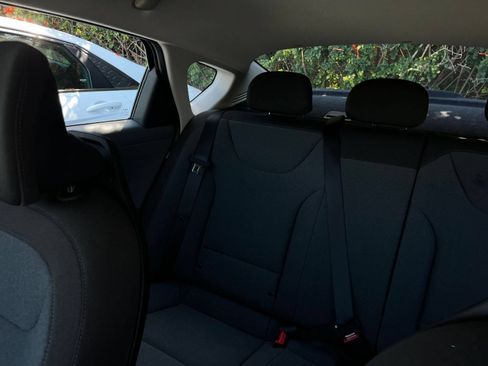 Used 2025 Kia K4 FWD image 40