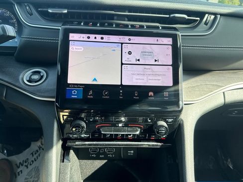 Used 2022 Jeep Grand Cherokee Limited AWD/4WD image 13