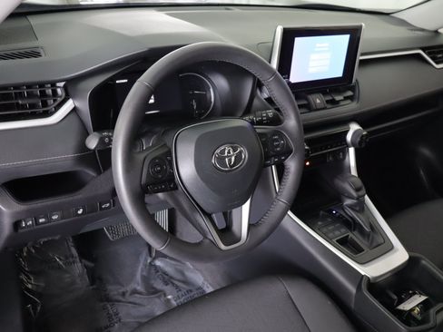 Used 2025 Toyota RAV4 XLE w/ Convenience Package AWD/4WD image 11