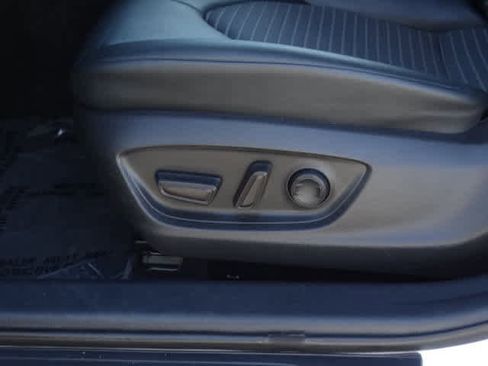 Certified 2022 Toyota Camry SE image 16