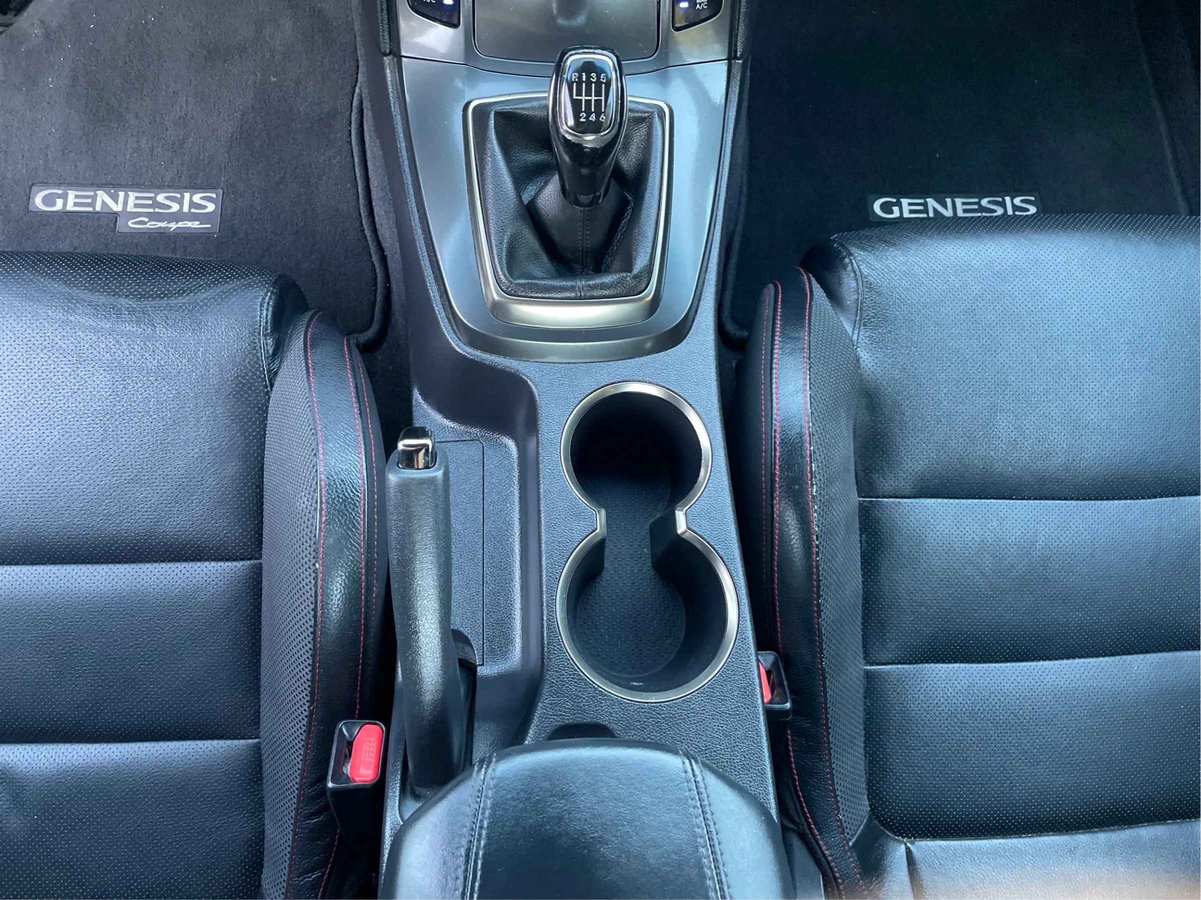 Used 2014 Hyundai Genesis 2.0T RWD image 31
