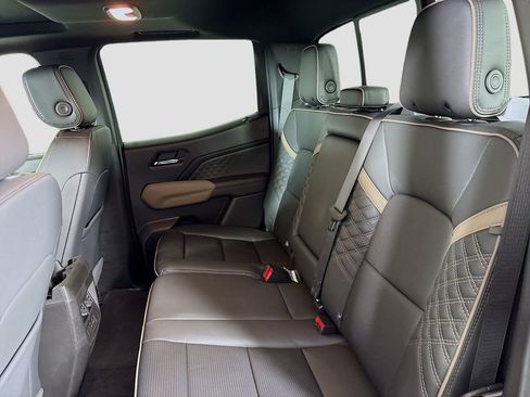 New 2026 GMC Canyon Denali image 25