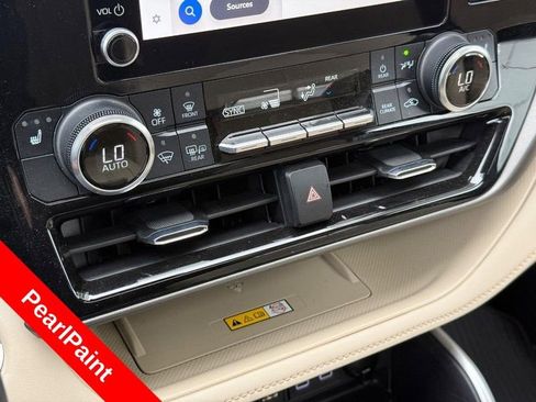 Used 2023 Toyota Highlander XLE image 29